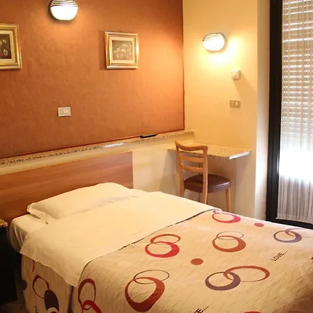 Hotel Persico Saluzzo Camera foto